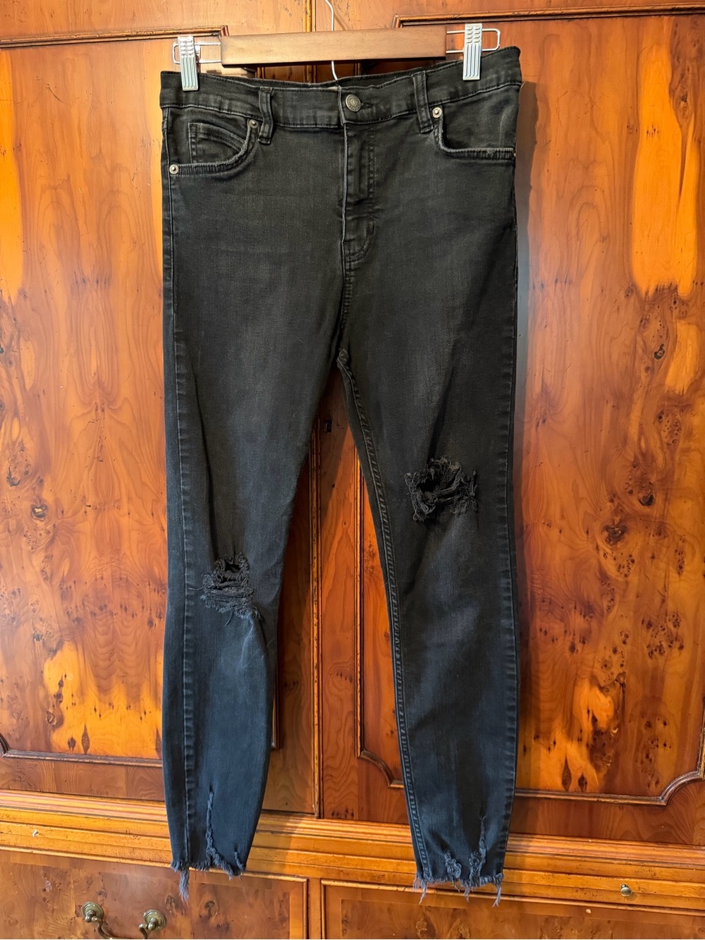 Free People Black Distressed Cropped Skinny Jeans